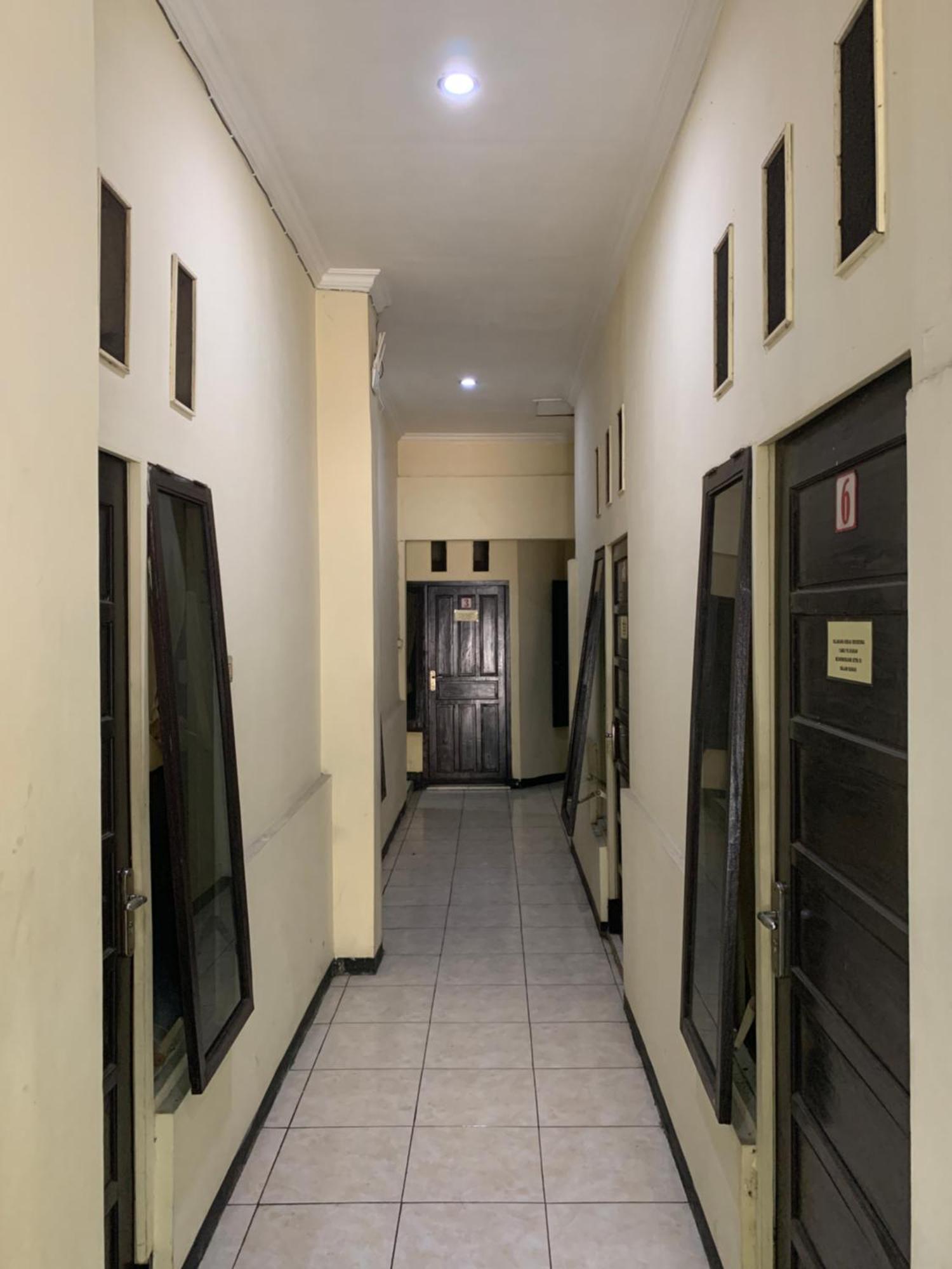 Sawojajar Inn Ngadipuro Buitenkant foto