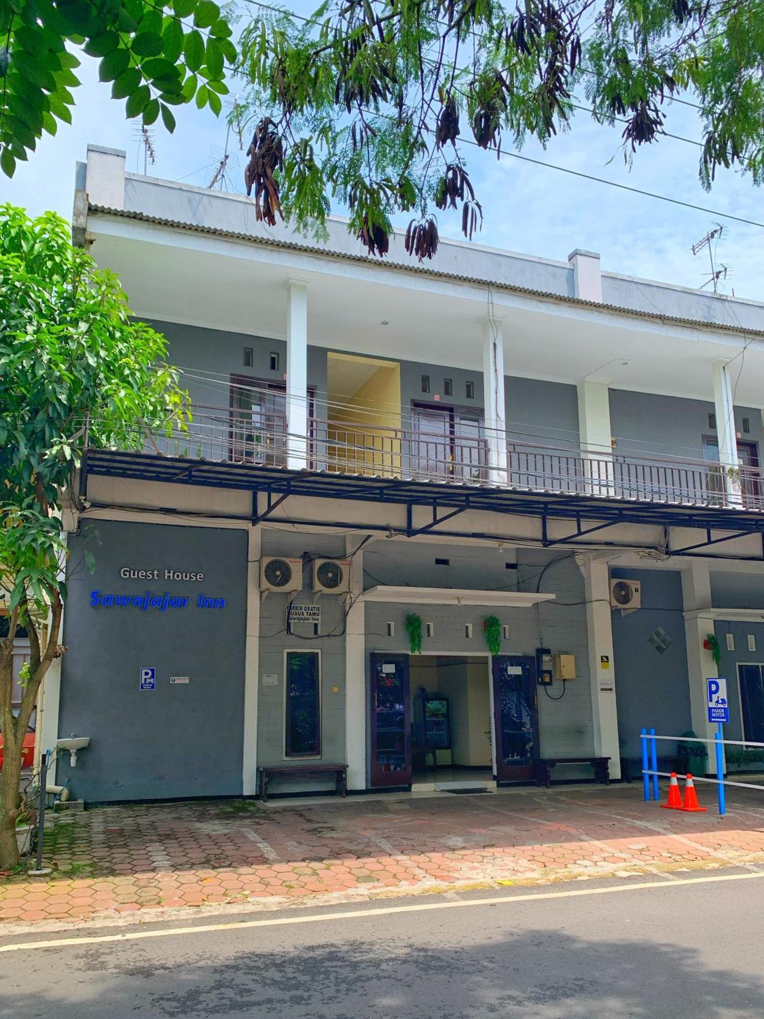 Sawojajar Inn Ngadipuro Buitenkant foto